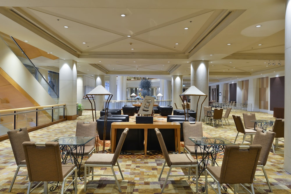 Miracle Grand Convention Hotel 43/48