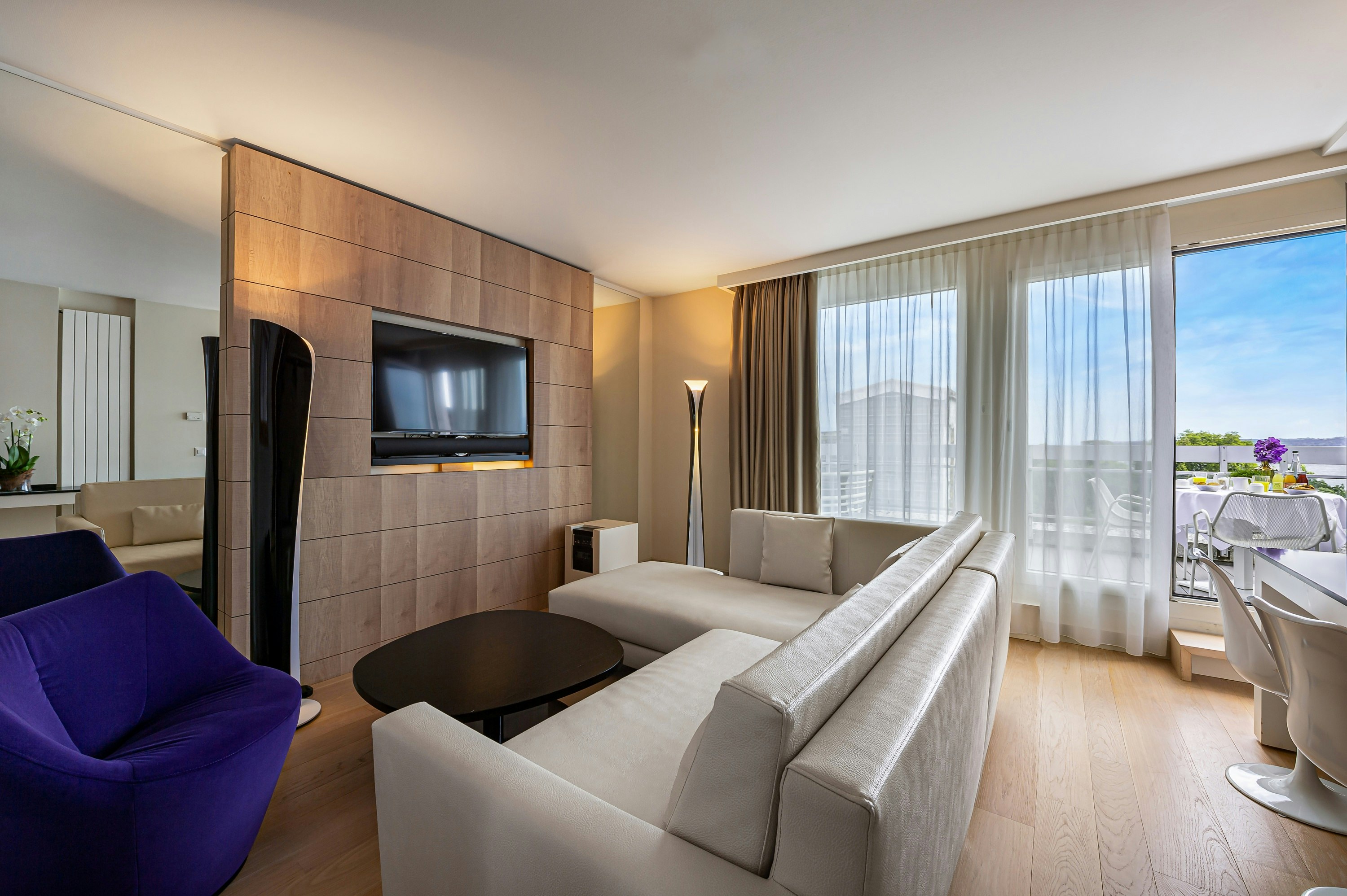Hotel N Vy 12/47