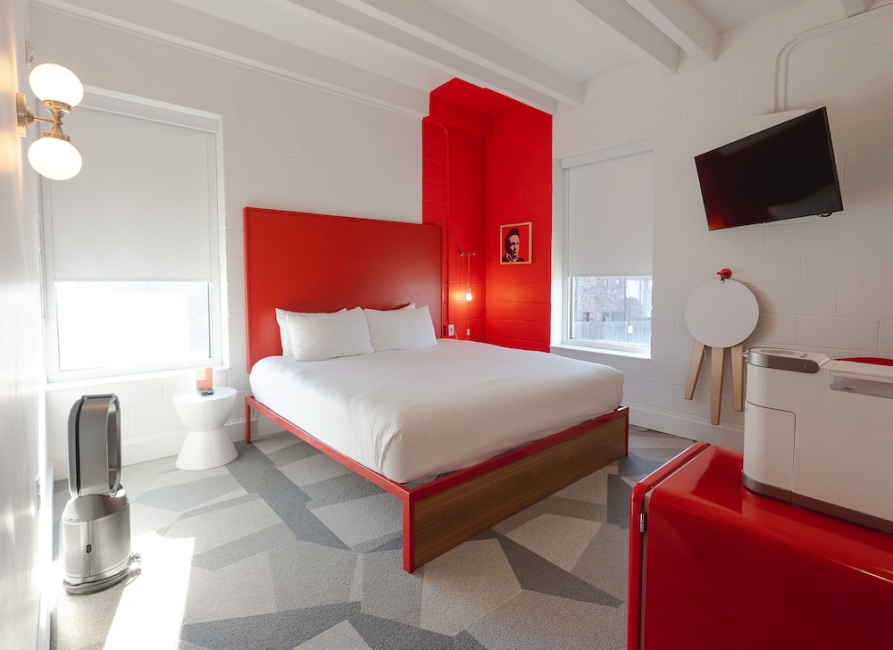 CLASSIC, KING BED