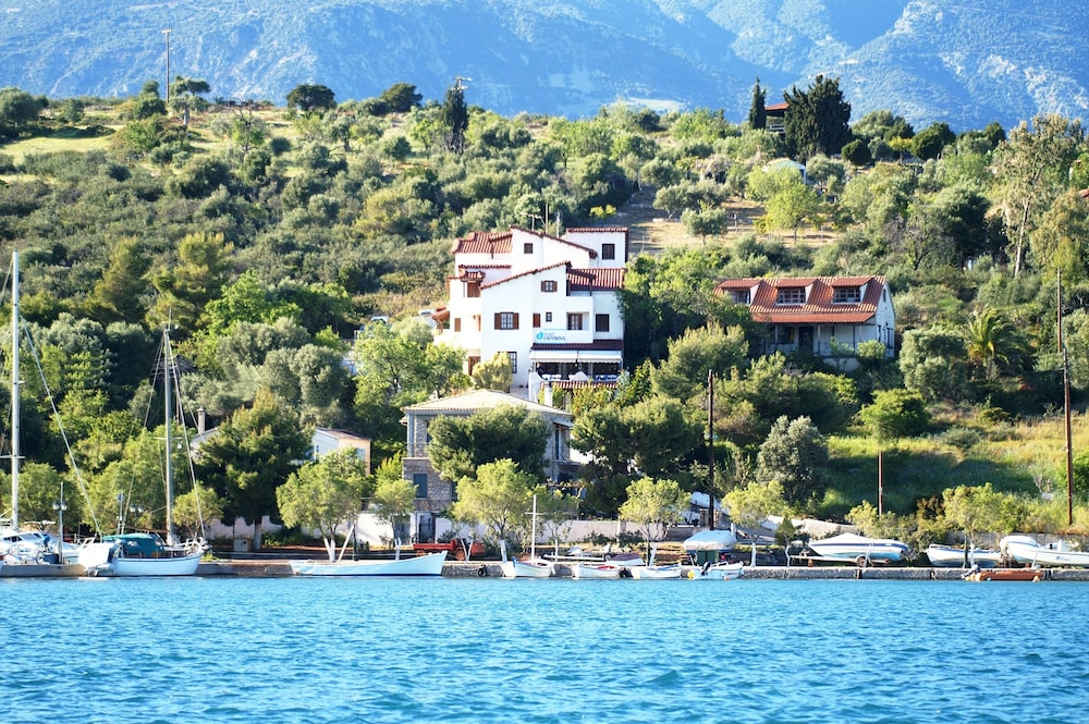Drymna Hotel 34/50