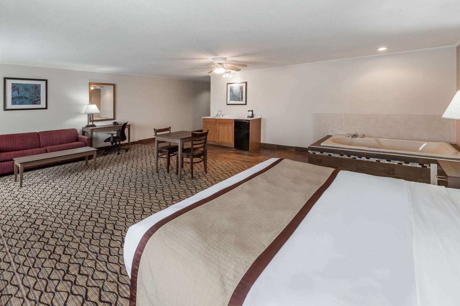 Baymont by Wyndham Auburn 6/14
