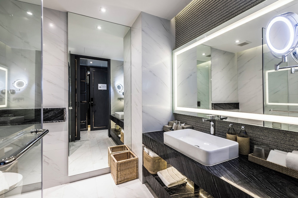 Deluxe, Twin Beds, Wyndham Grand Nai Harn Beach Phuket 8/8