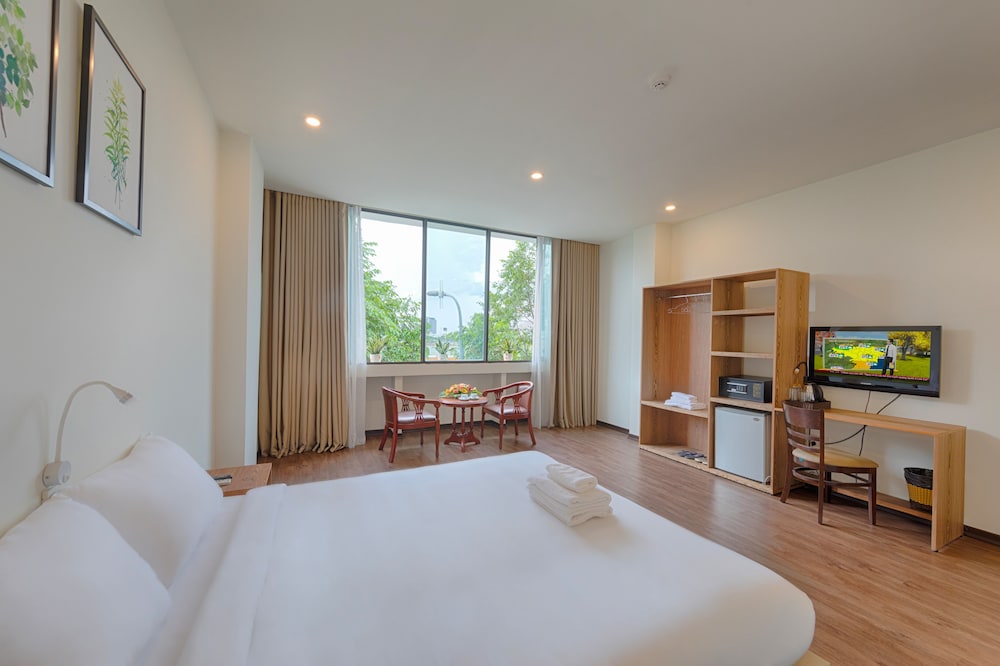 Vitalis Riverside Hotel 8/65