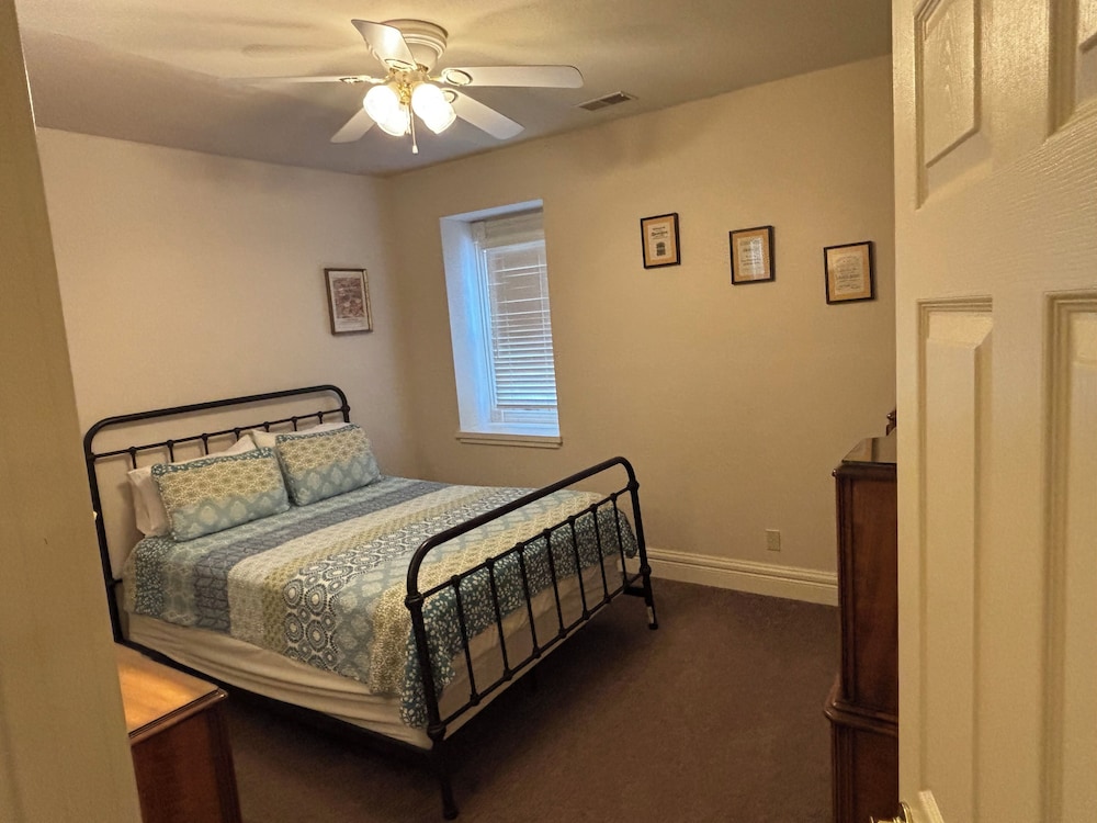 Master, Bunk Bed, Suite, 2 Queen Beds, Sofa