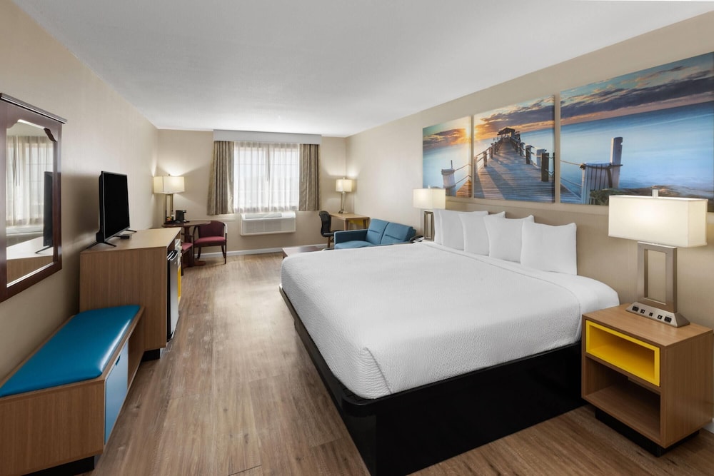 Days Inn by Wyndham Mountain Home 24/55