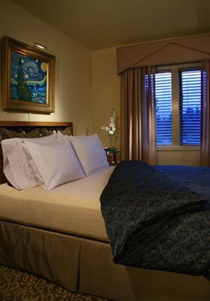 Getaways At the Lodge At Kingsbury Crossing 8/47