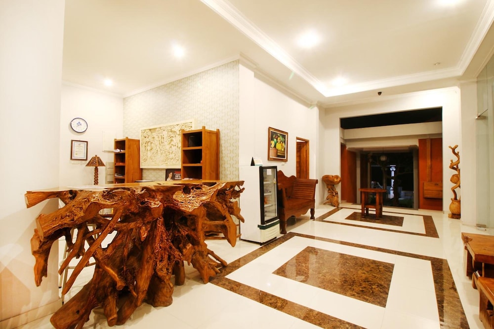 Hotel Wahyu Dana 24/46