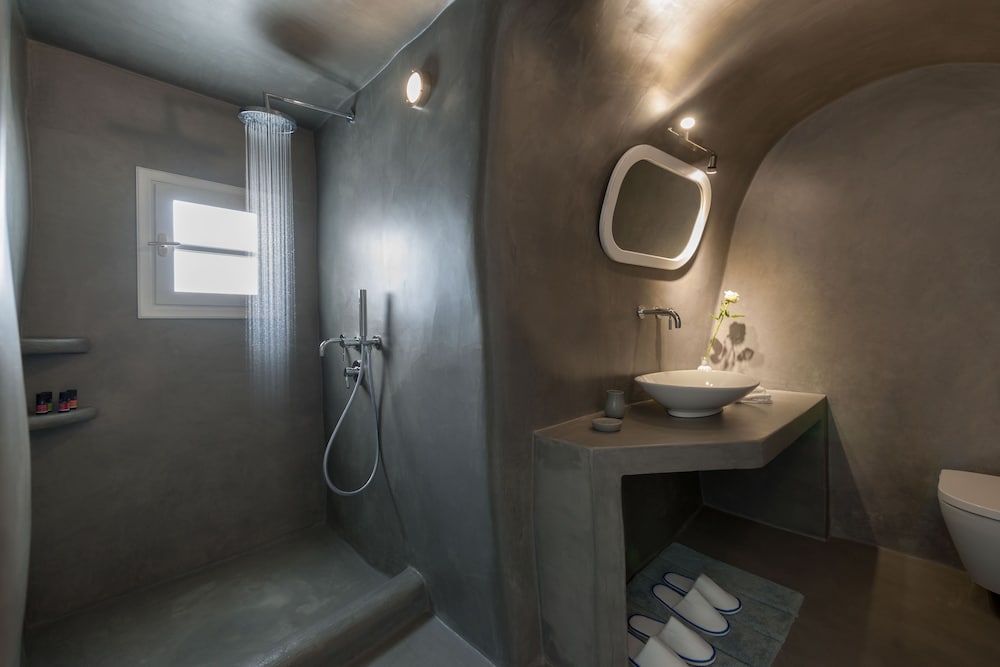 SUPERIOR, SUITE, CALDERA VIEW, JETTED TUB