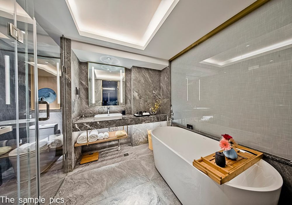 Royce Hotel Shenzhen 49/50