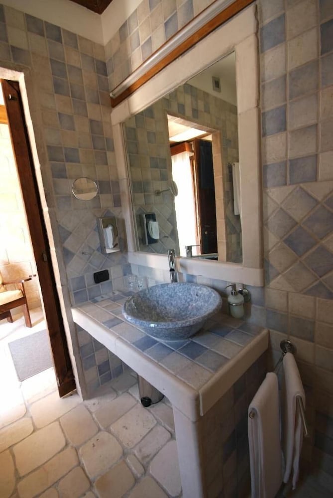 UNA Hotels Regina Bari 27/57