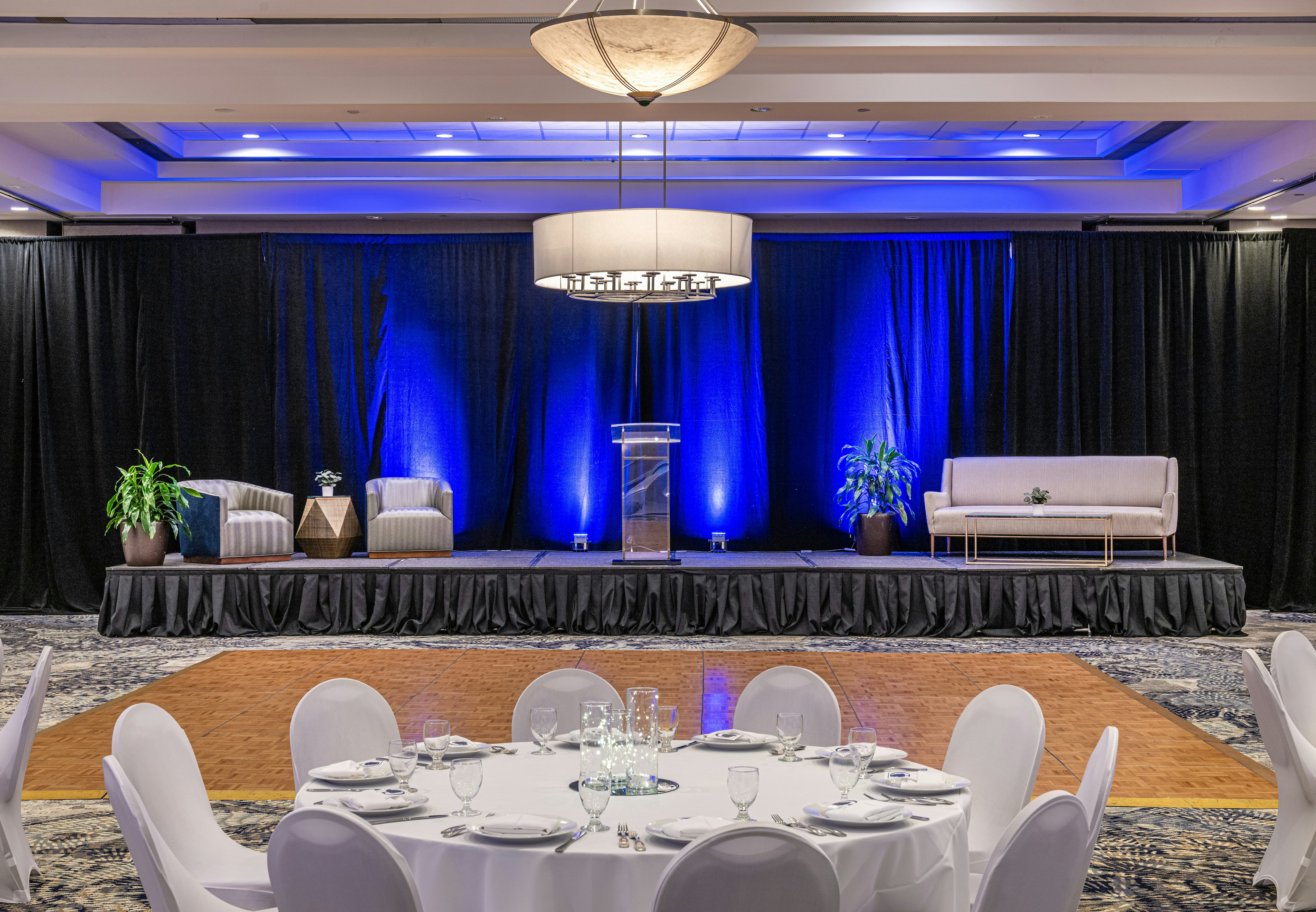 DoubleTree by Hilton Hotel Newark Airport 40/68