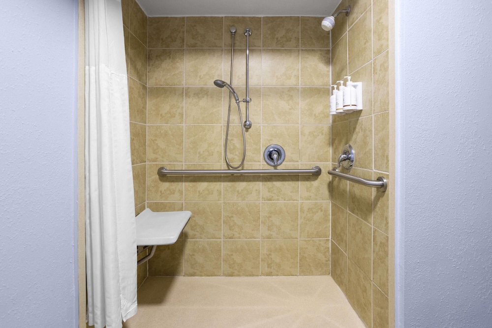 Baymont By Wyndham Fayetteville I-95 48/49