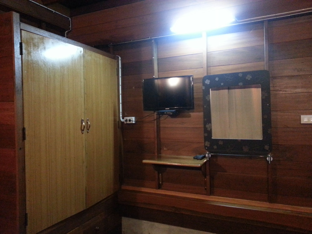 Rim Nam Kong Homestay & Campsite 18/40