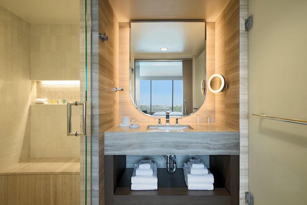 جناح بإطلالة على البحر بغرفة نوم واحدة، VEA Newport Beach, A Marriott Resort & Spa 6/7