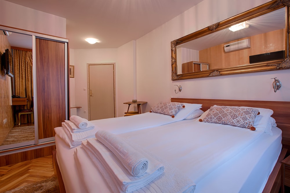 Hotel Herc 14/71
