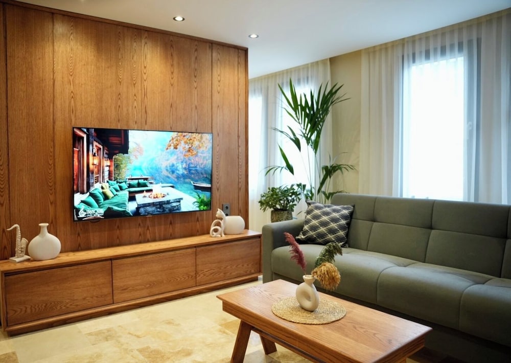 Khalkedon Suite 31/50