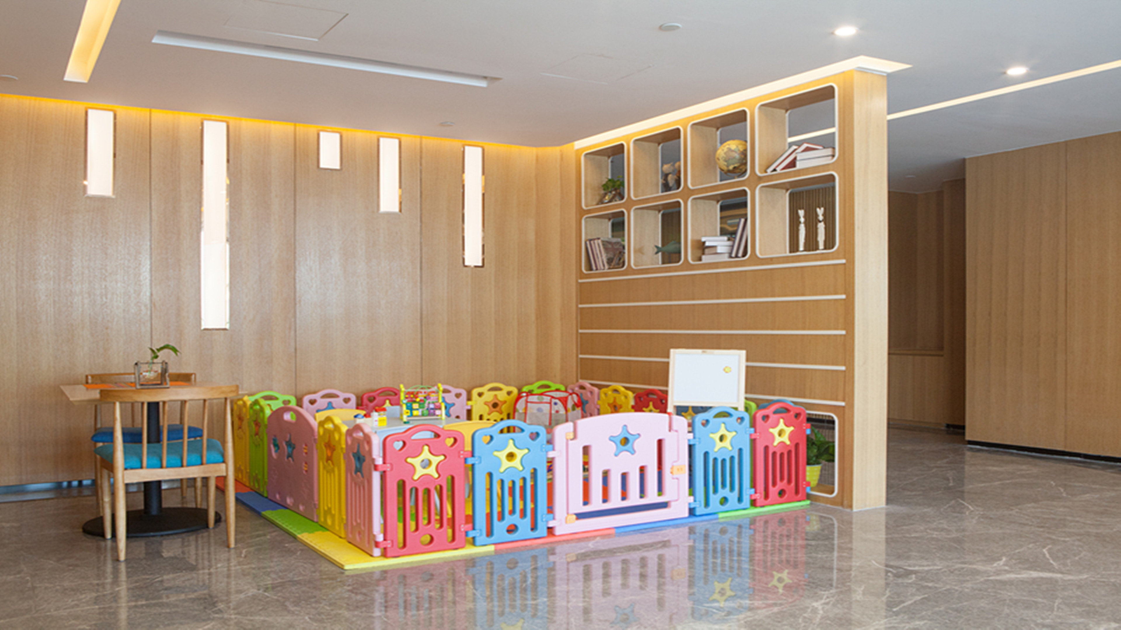 Holiday Inn Express Chengdu Airport Zone 71/75