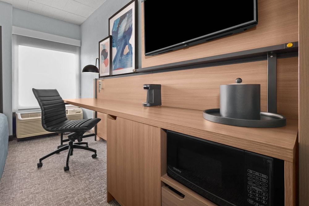 Wingate by Wyndham Cranberry 63/69