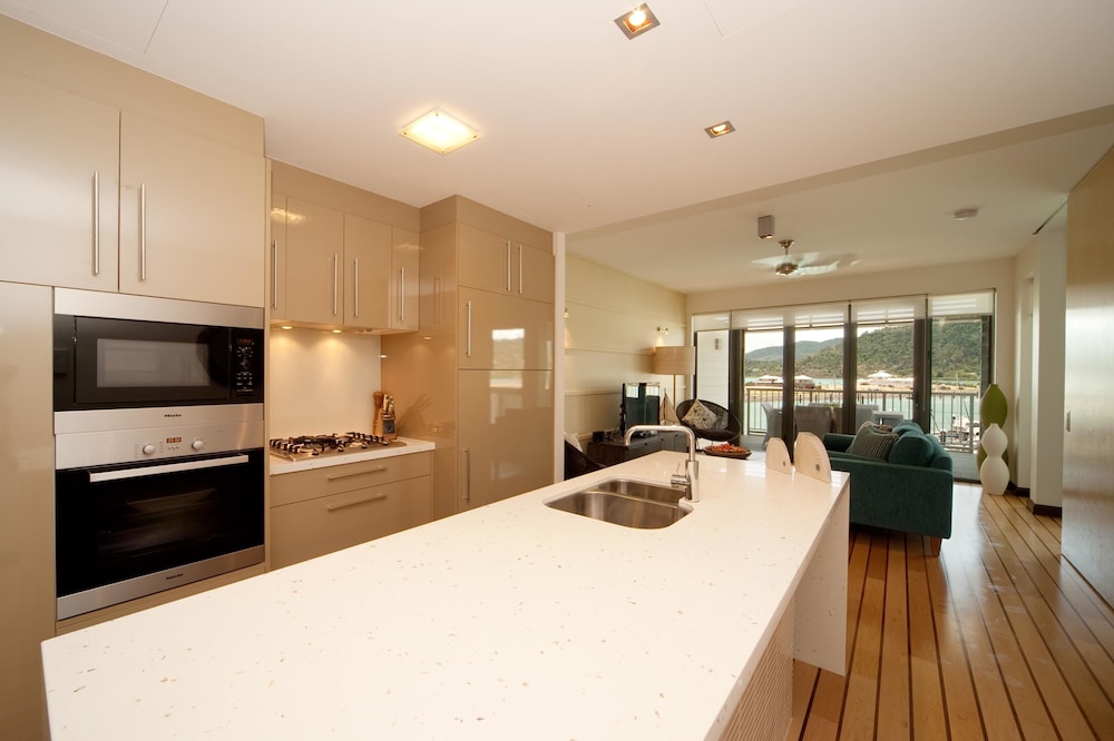 The Boathouse Apartments 17/70