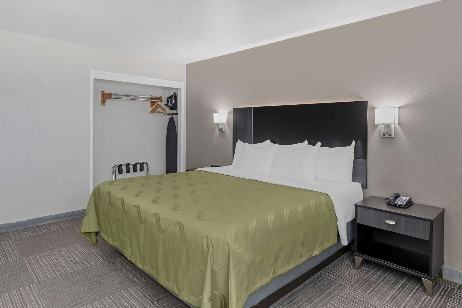 Room, King Bed