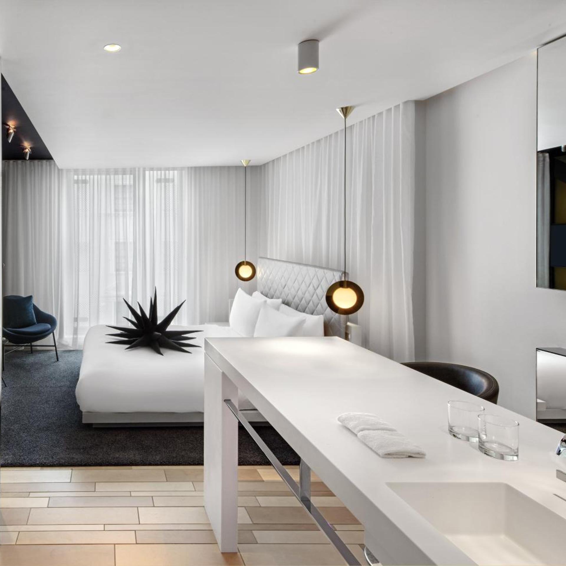 Guest Room, Superior, King Bed, Middle Floor