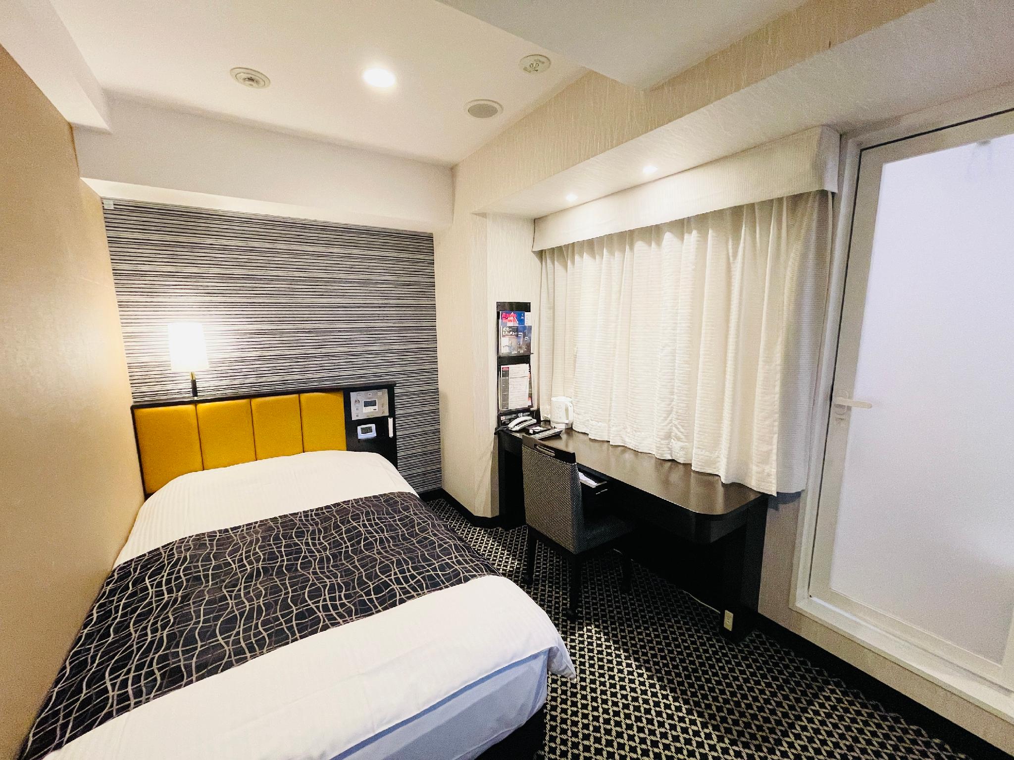 Semi Room, Compact, Semi Double Bed