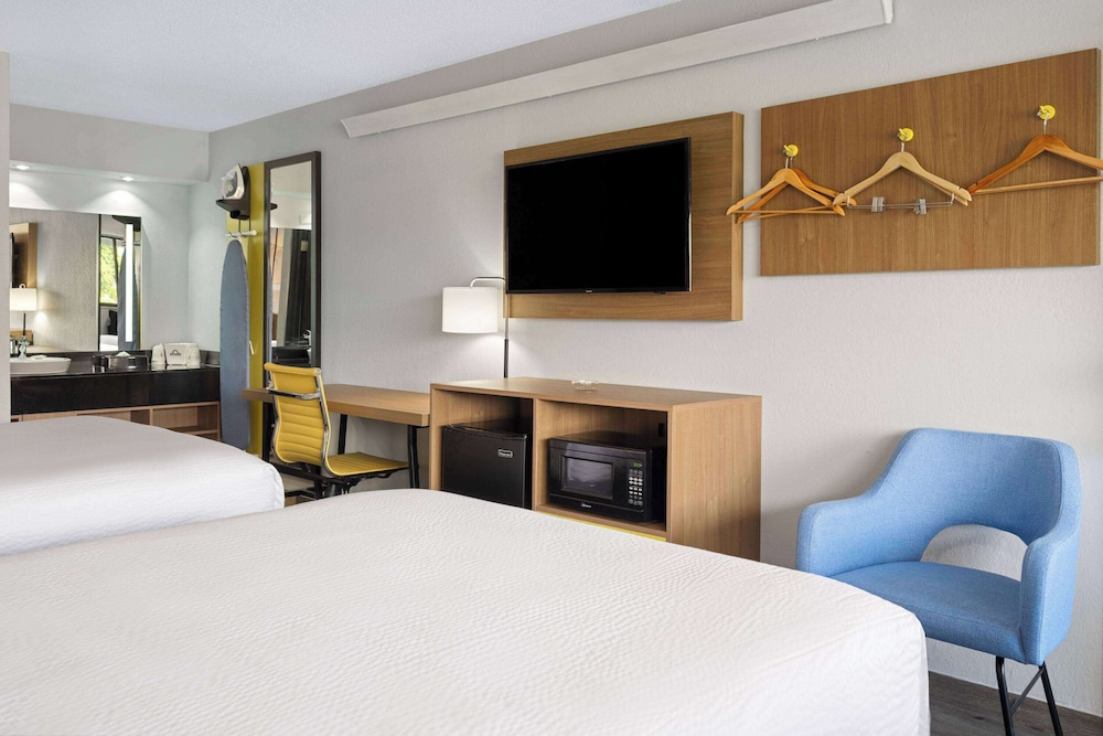 Days Inn by Wyndham Columbus/Worthington 30/43