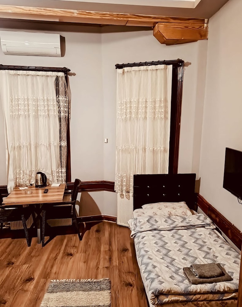 Kule Hotel 40/49