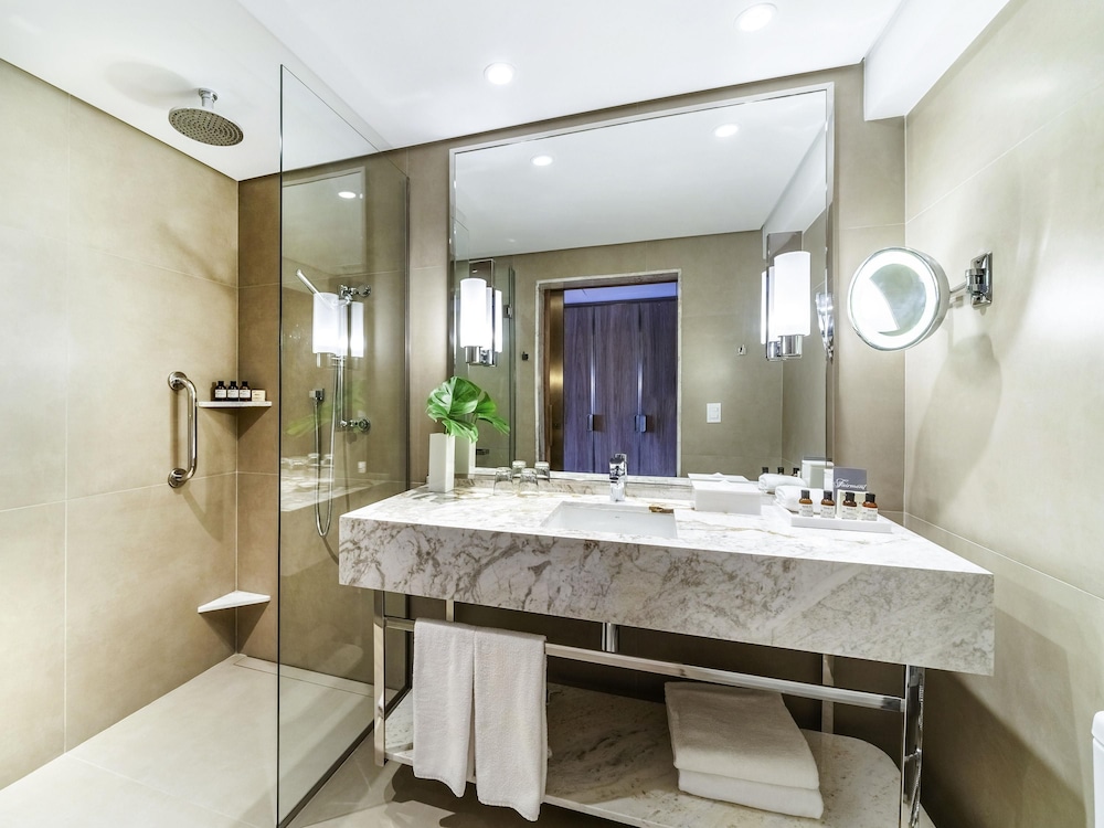 Fairmont Gold, Twin Beds, City View, Club Lounge Access