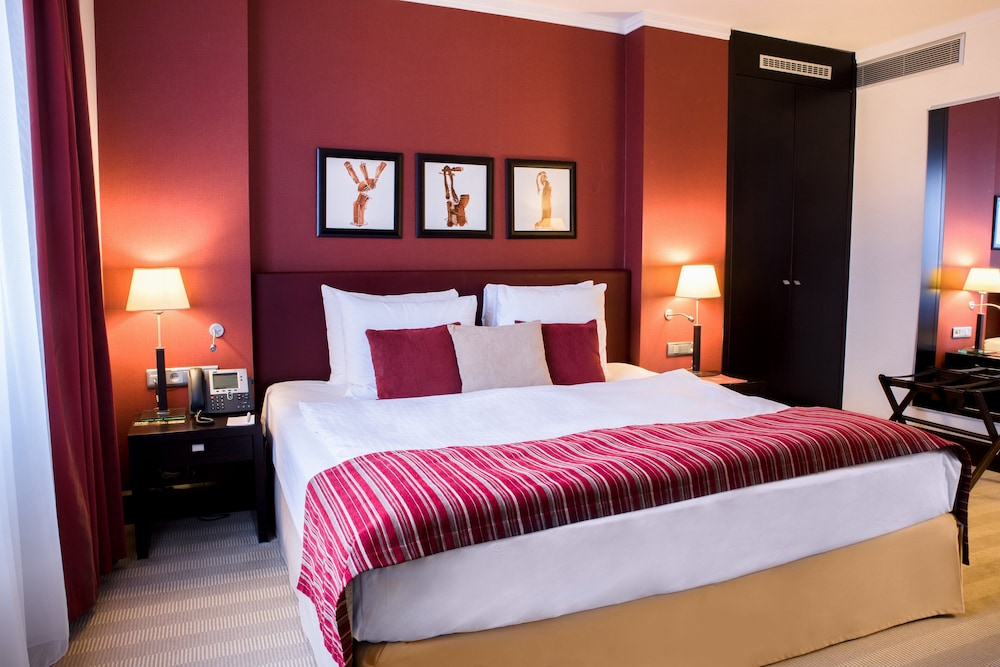 CROWNE PLAZA BRATISLAVA 19/74