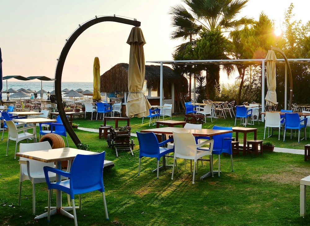 GUMULDUR MAVI DENIZ HOTEL 35/50