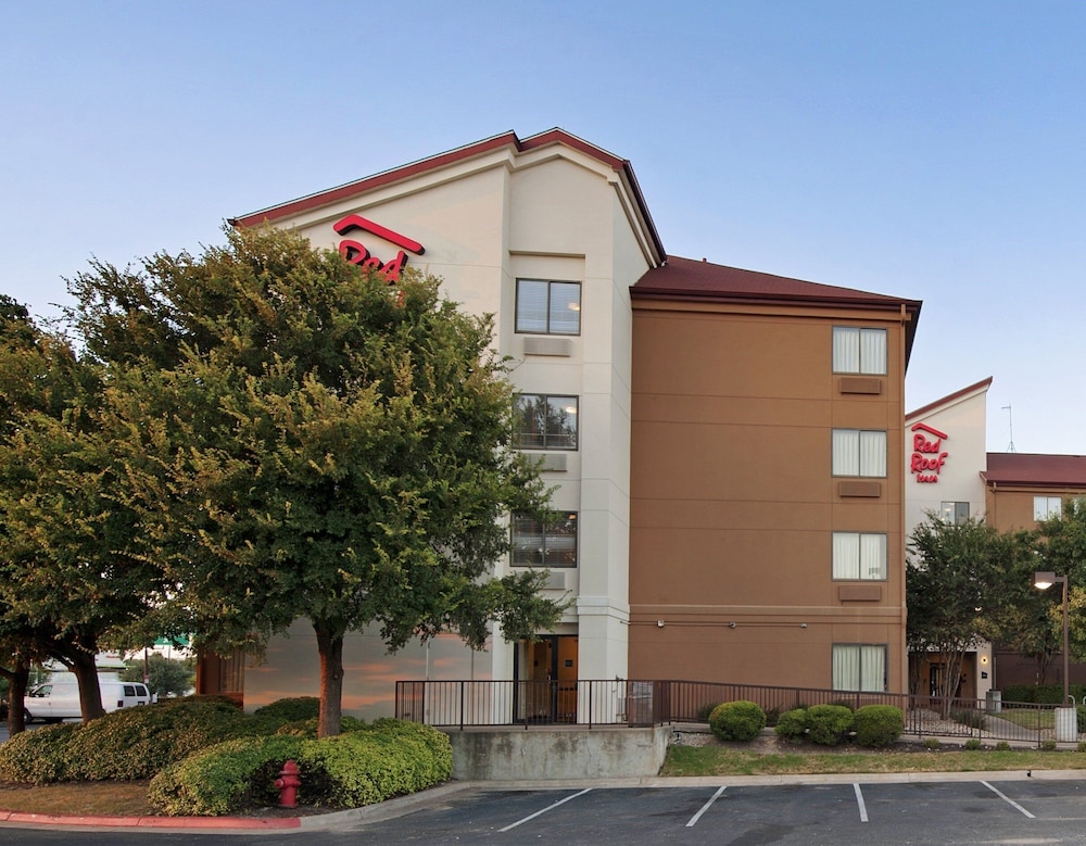 レッド ルーフ プラス + オースティン サウス(Red Roof PLUS Austin South Airport) 写真1