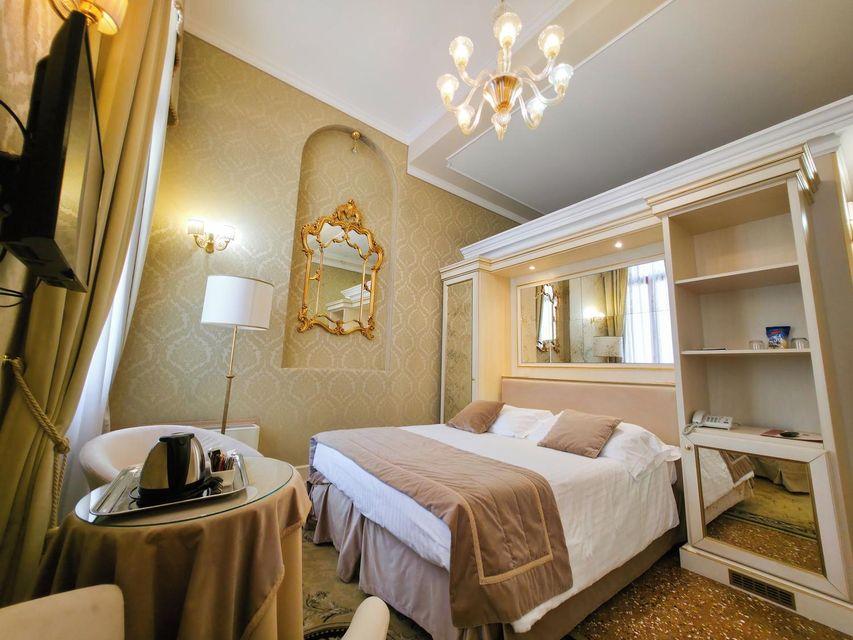 Master, Suite