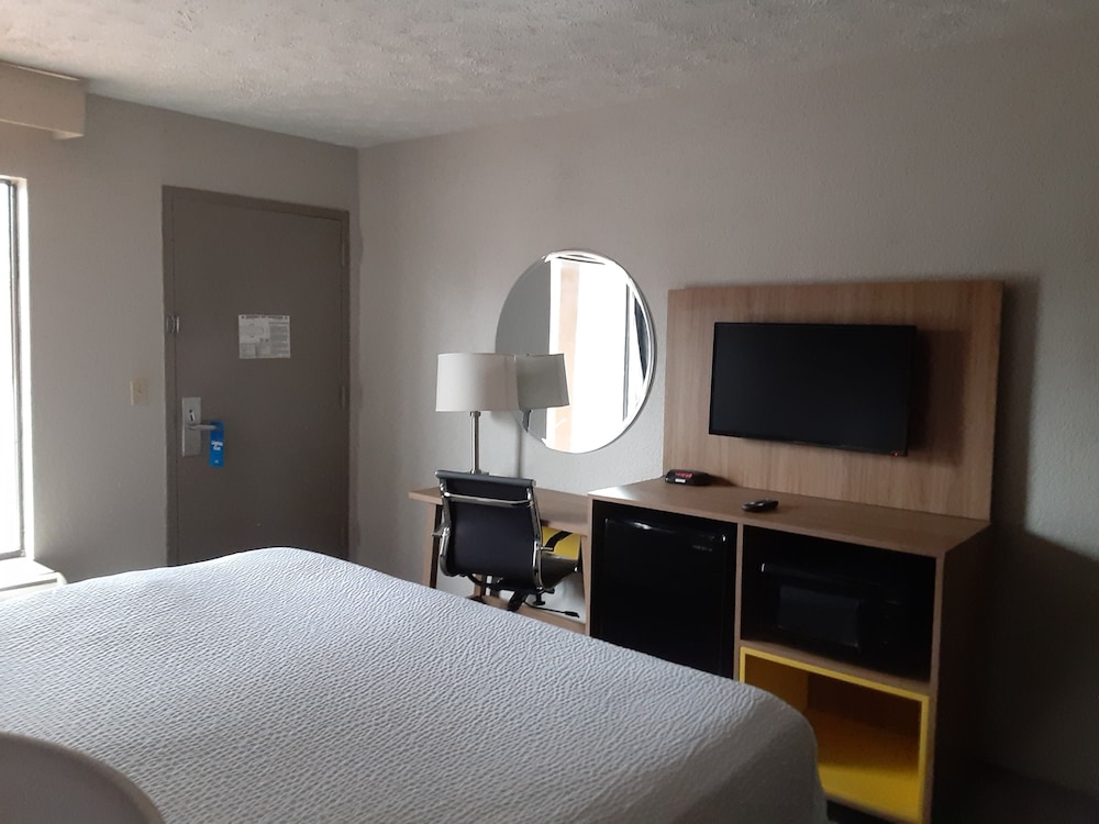 Days Inn by Wyndham Cookeville 11/24