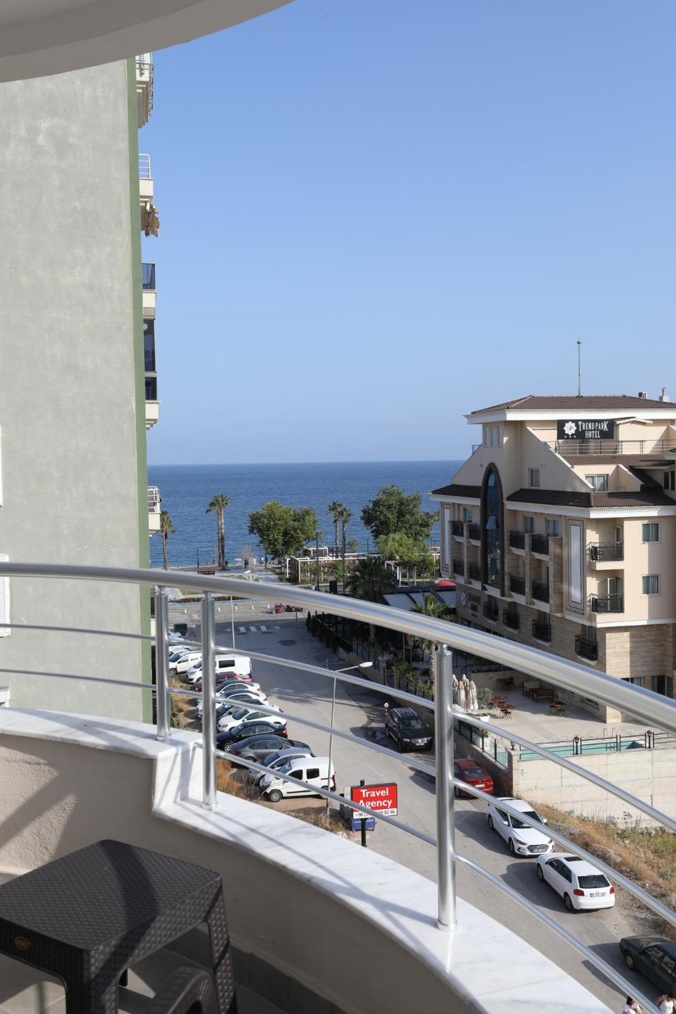 Theluna Suite Hotel 38/50