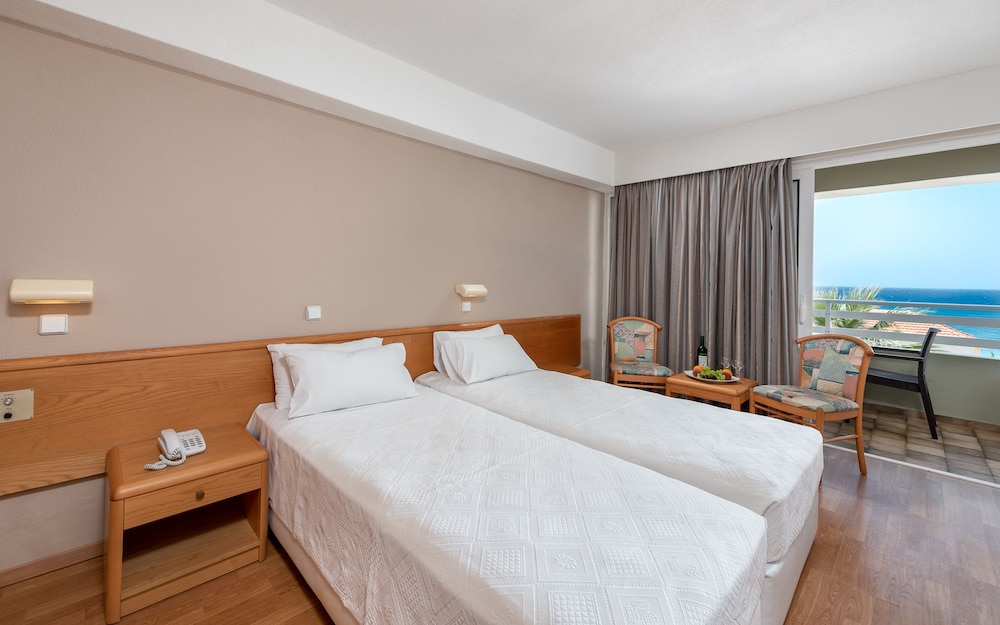 Sirene Beach Hotel 12/52