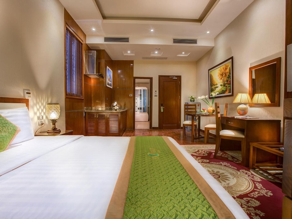Emerald Hotel Hanoi 32/72