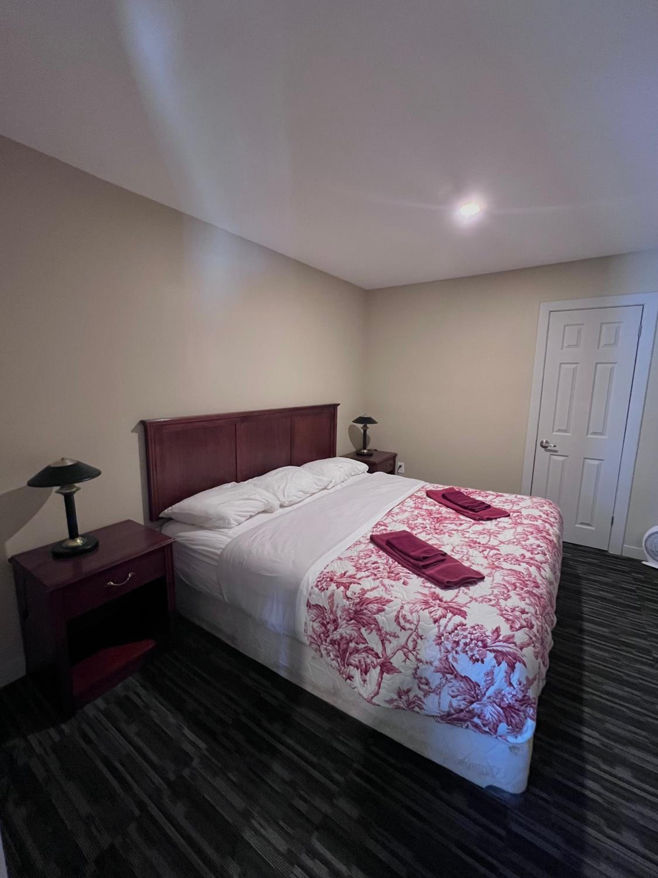 HWY 17 Hotel 17/50
