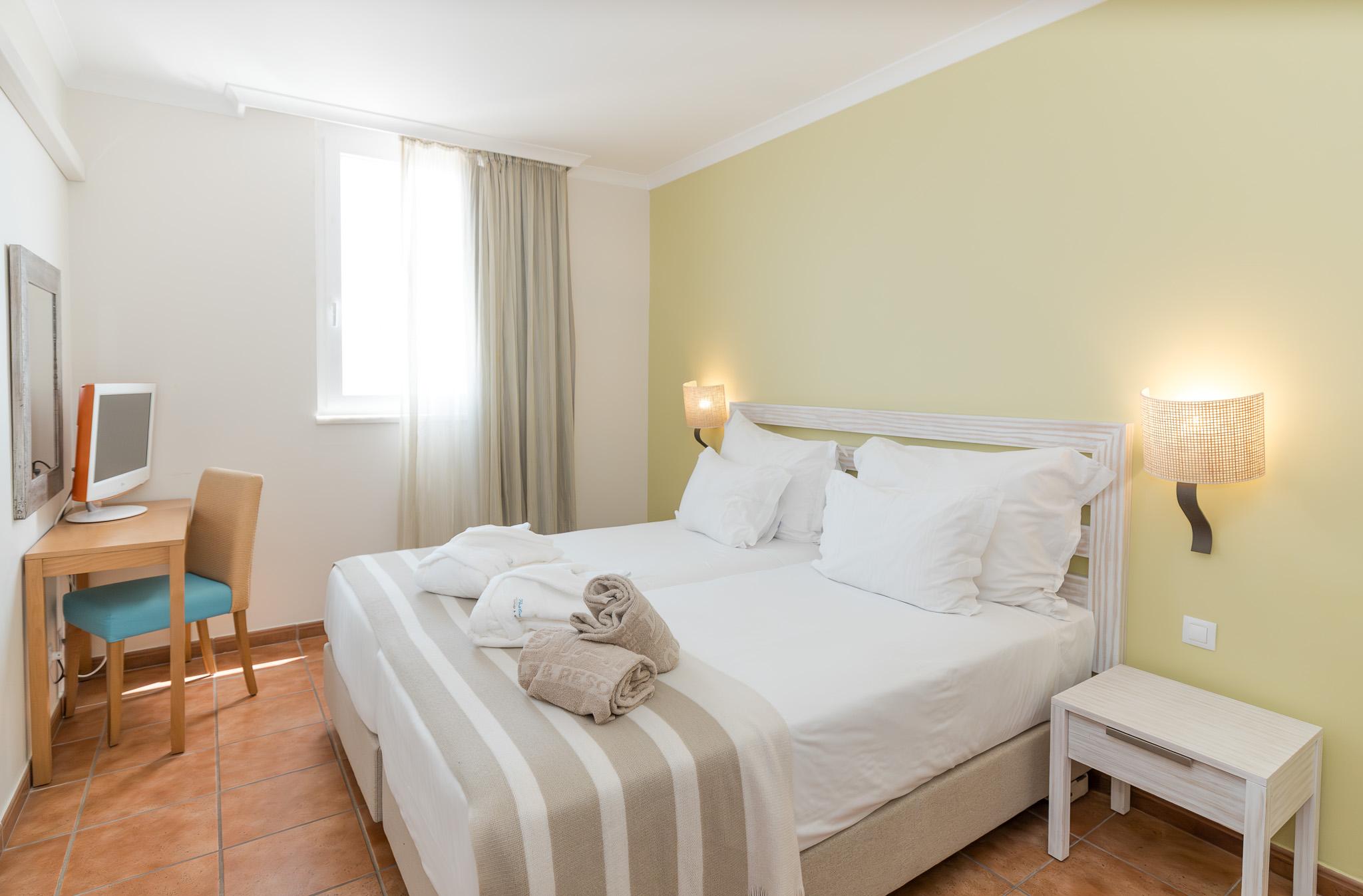 Suite, Balcony