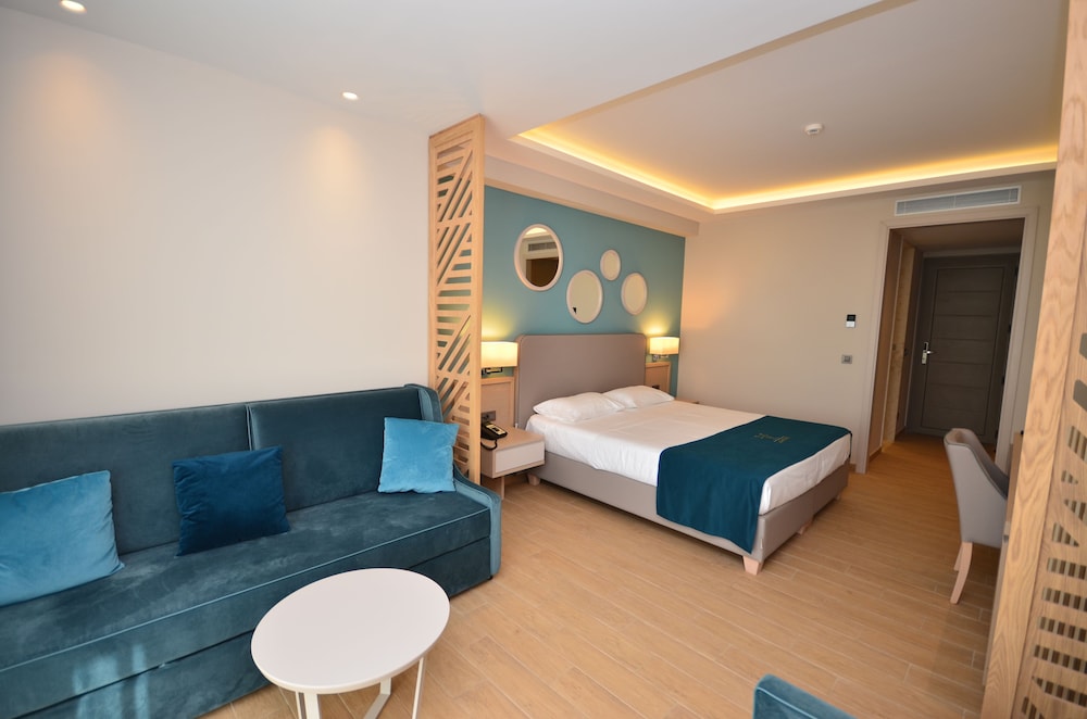 Almyros Beach Resort & SPA 11/23