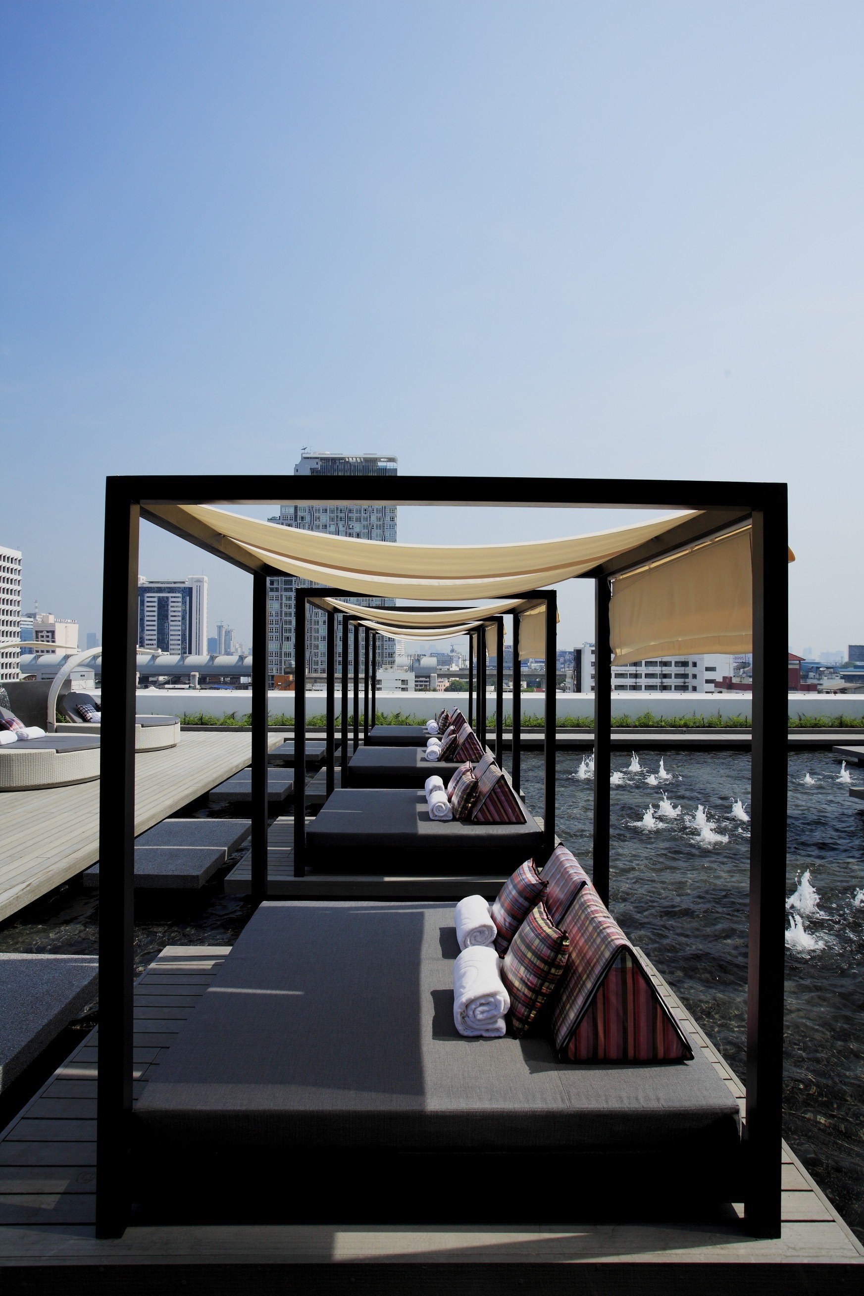 Centara Watergate Pavilion Hotel Bangkok 84/87