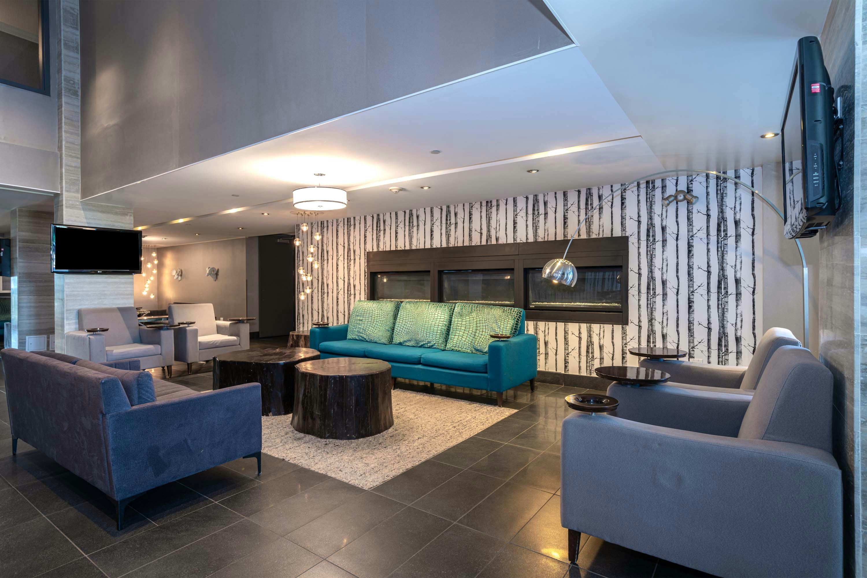 Sandman Signature Edmonton South 27/48