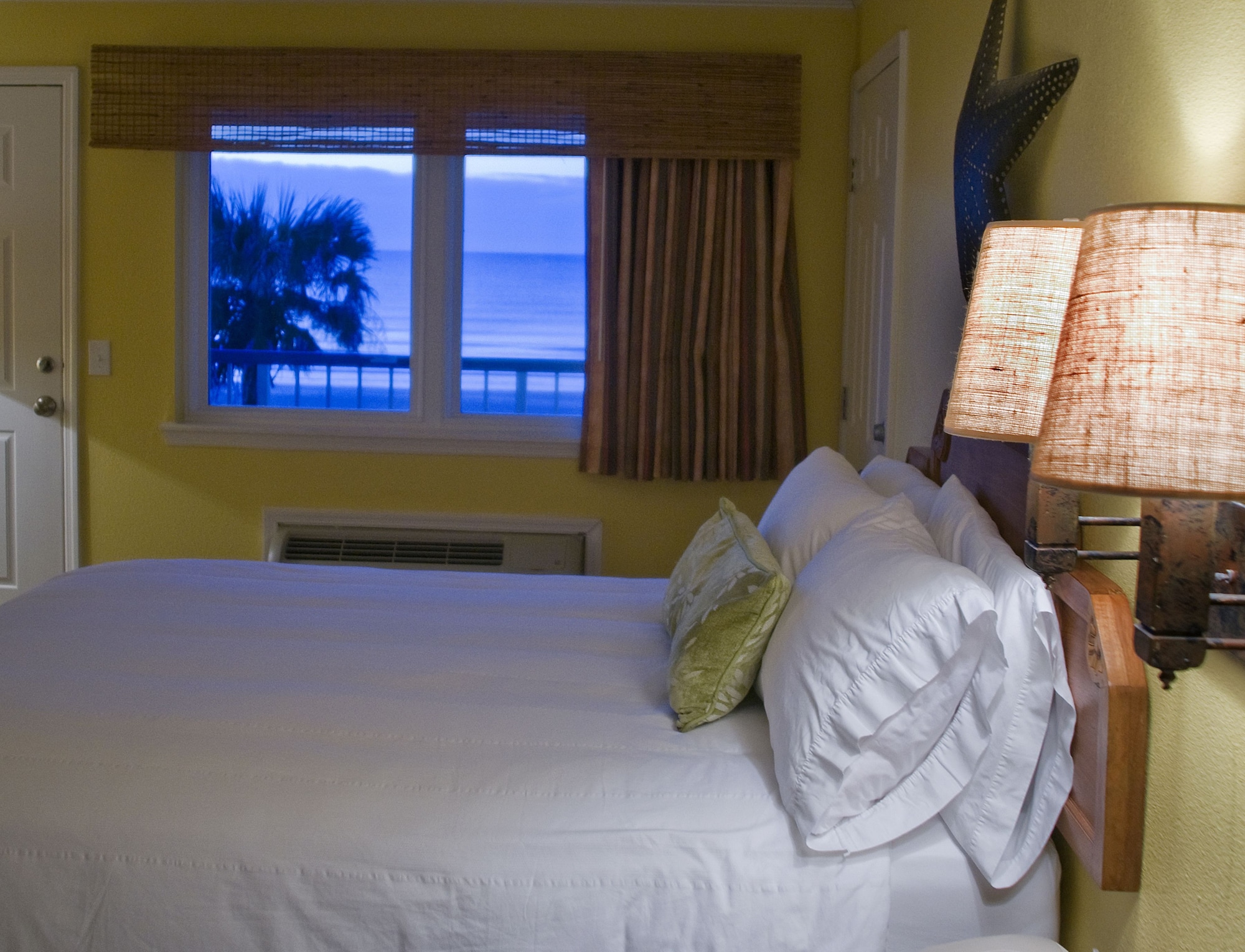 Room, King Bed, Ocean Front