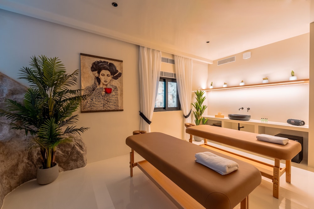 Ftelia Black Villas 10/50
