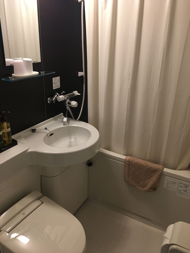 SEMI ROOM, SEMI DOUBLE BED, SMOKING