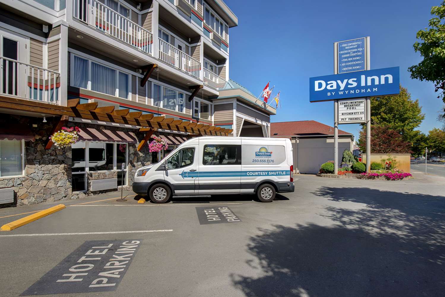 Days Inn by Wyndham Victoria Airport Sidney 26/34