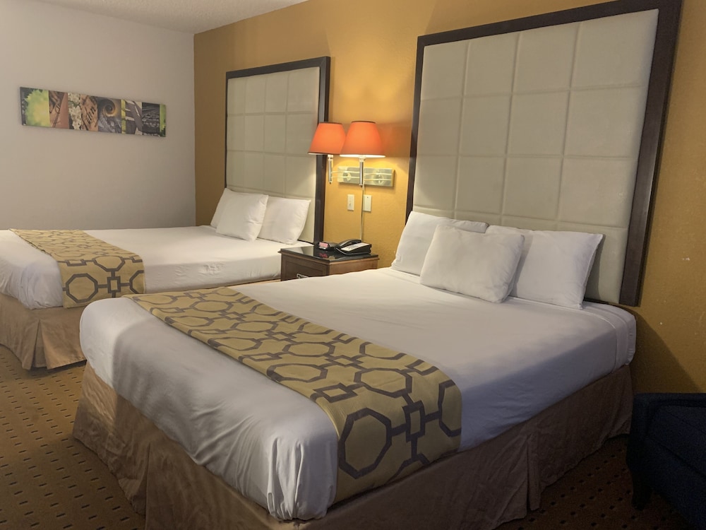 Brentwood Inn Suites 8/41
