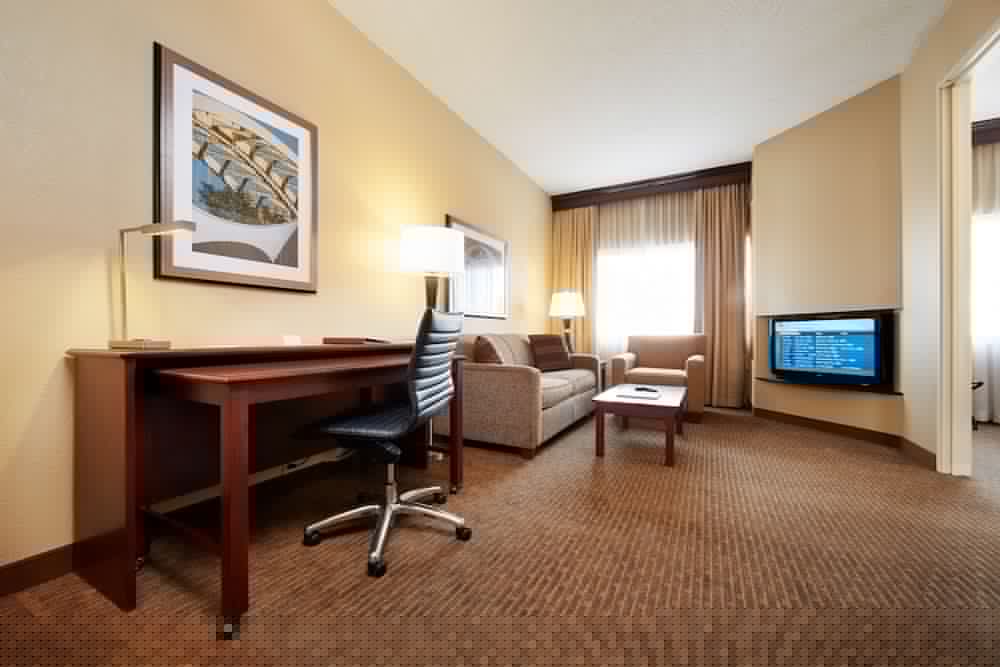 DoubleTree Suites by Hilton Cincinnati - Blue Ash 37/38