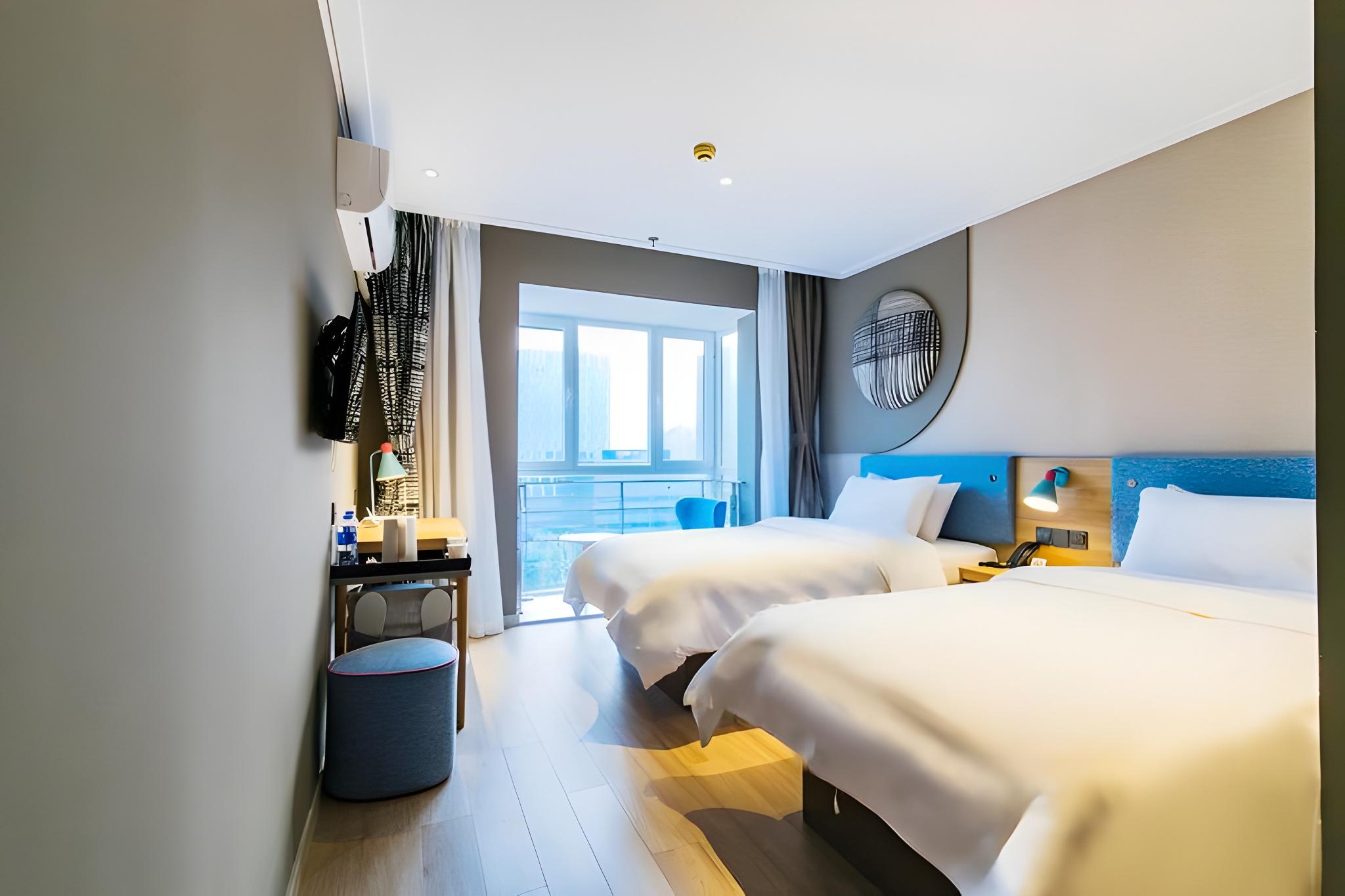 Home Inn (Tianjin Binhai New District MSD Customs Building) 12/34