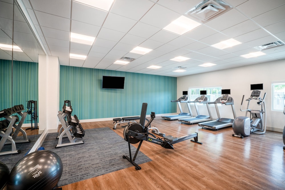 Holiday Inn Express Suites Atlanta Arpt Ne Hapeville 25/47